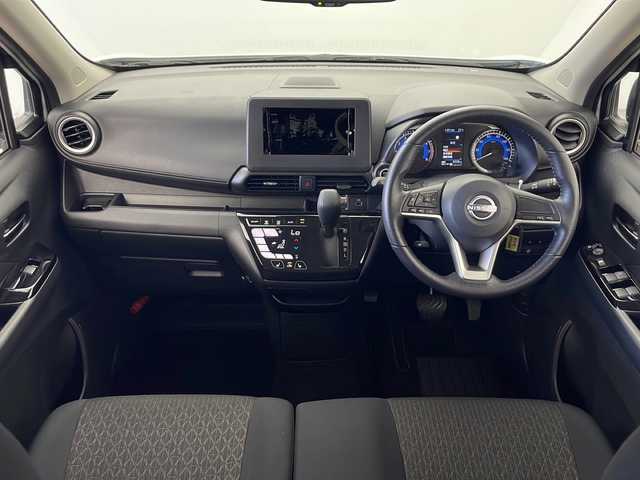 日産 デイズ ハイウェイスターX 秋田県 2024(令6)年 0.7万km ホワイトパール 4WD/エマージェンシーブレーキ　/車線逸脱警報　/先行者発進告知　/速度標識表示　/道路標識表示　/ふらつき警報　/アラウンドビューモニター　/前席シートヒーター　/ステアリングヒーター　/ＬＥＤヘッドライト　/純正フロアマット　/純正ＡＷ/スマートキー