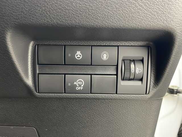 日産 デイズ ハイウェイスターX 秋田県 2024(令6)年 0.7万km ホワイトパール 4WD/エマージェンシーブレーキ　/車線逸脱警報　/先行者発進告知　/速度標識表示　/道路標識表示　/ふらつき警報　/アラウンドビューモニター　/前席シートヒーター　/ステアリングヒーター　/ＬＥＤヘッドライト　/純正フロアマット　/純正ＡＷ/スマートキー