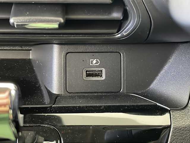 日産 デイズ ハイウェイスターX 秋田県 2024(令6)年 0.7万km ホワイトパール 4WD/エマージェンシーブレーキ　/車線逸脱警報　/先行者発進告知　/速度標識表示　/道路標識表示　/ふらつき警報　/アラウンドビューモニター　/前席シートヒーター　/ステアリングヒーター　/ＬＥＤヘッドライト　/純正フロアマット　/純正ＡＷ/スマートキー
