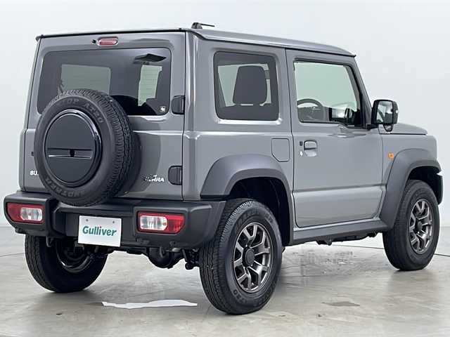 スズキ ジムニー シエラ JC 道央・札幌 2025(令7)年 0.2万km ミディアムグレー ・4WD/・寒冷地仕様/・9インチディスプレイオーディオ/・BT&AndroidAuto&AppleCarPlay/・バックカメラ/・スズキセーフティーサポート/・クルーズコントロール/・前席シートヒーター/・ミラーヒーター/・ダウンヒルアシストコントロール/・オートマチックハイビーム/・オートライト/・LEDヘッドライト&フォグ/・ヘッドライトウォッシャー/・プッシュスタート/・スマートキー/・保証書/・取扱説明書