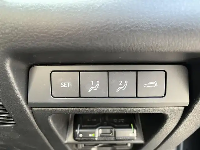マツダ ＣＸ－３０ 20S Lパッケージ 滋賀県 2020(令2)年 4.8万km マシーングレープレミアムM 純正8.8型ナビ/BCD/DVD/USB/Bluetooth/フルセグテレビ/360度ビューモニター/スマートブレーキサポート/AT誤発進抑制制御/レーダークルーズコントロール/フロントパーキングセンサー/リアパーキングセンサー/レーンキープアシスト/ブラインドスポットモニター/クルージングトラフィックサポート/パワーバックドア/LEDヘッドライト/オートライト/パドルシフト/ステアリングヒーター/アクティブドライビングディスプレイ/レザーシート/パワーシート/シートヒーター /プッシュスタート /スマートキー/スペアキー