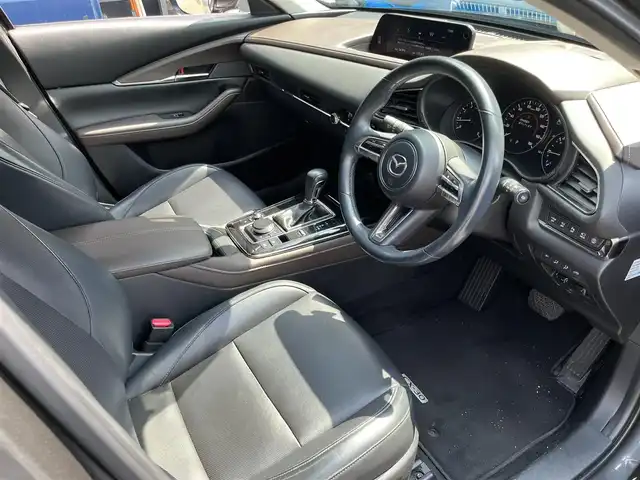 マツダ ＣＸ－３０ 20S Lパッケージ 滋賀県 2020(令2)年 4.8万km マシーングレープレミアムM 純正8.8型ナビ/BCD/DVD/USB/Bluetooth/フルセグテレビ/360度ビューモニター/スマートブレーキサポート/AT誤発進抑制制御/レーダークルーズコントロール/フロントパーキングセンサー/リアパーキングセンサー/レーンキープアシスト/ブラインドスポットモニター/クルージングトラフィックサポート/パワーバックドア/LEDヘッドライト/オートライト/パドルシフト/ステアリングヒーター/アクティブドライビングディスプレイ/レザーシート/パワーシート/シートヒーター /プッシュスタート /スマートキー/スペアキー