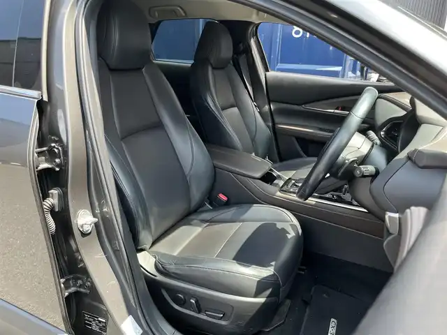 マツダ ＣＸ－３０ 20S Lパッケージ 滋賀県 2020(令2)年 4.8万km マシーングレープレミアムM 純正8.8型ナビ/BCD/DVD/USB/Bluetooth/フルセグテレビ/360度ビューモニター/スマートブレーキサポート/AT誤発進抑制制御/レーダークルーズコントロール/フロントパーキングセンサー/リアパーキングセンサー/レーンキープアシスト/ブラインドスポットモニター/クルージングトラフィックサポート/パワーバックドア/LEDヘッドライト/オートライト/パドルシフト/ステアリングヒーター/アクティブドライビングディスプレイ/レザーシート/パワーシート/シートヒーター /プッシュスタート /スマートキー/スペアキー