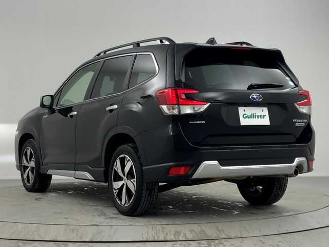 スバル フォレスター ハイブリッド アドバンス 熊本県 2020(令2)年 2.7万km クリスタルブラックシリカ 禁煙車/アイサイトVer3/純正8型DIATONEナビTV/（CD/DVD/Bluetooth/FMAM/フルセグTV)/純正バックカメラ/サイドカメラ/純正ドライブレコーダー/純正ETC/純正LEDオートライト/純正LEDフォグ/純正18インチアルミ/純正フロアマット/アダプティブクルーズコントロール/レーンディパーチャーアラート/ブラインドスポットモニター/SRHステアリングレスポンシブヘッドランプ/AVHオートビークルホールド/クリアランスソナー/電子パーキング/前席パワーシート/シートヒーター/ステアリングヒーター/デュアルオートエアコン/ルーフレール/パドルシフト/スマートキー/プッシュエンジンスタート/新車時保証書/取扱い説明書