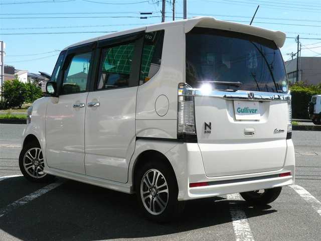 ホンダ Ｎ ＢＯＸ カスタム G SSパッケージ 大分県 2014(平26)年 10万km プレミアムホワイトパール ワンオーナー/Gathers SDナビ:VXM-145Vsi/（CD/DVD/BT/SD/ワンセグTV）/安心パッケージ　/・シティブレーキアクティブシステム/・カーテンエアバック/・サイドエアバック/純正フロアマット　ドアバイザー/ETC/オートライト/バックカメラ/両側パワースライドドア/ステアリングリモコン/HIDヘッドライト/フロントフォグランプ/アイドリングストップ/保証書　取扱説明書　スペアキー1本