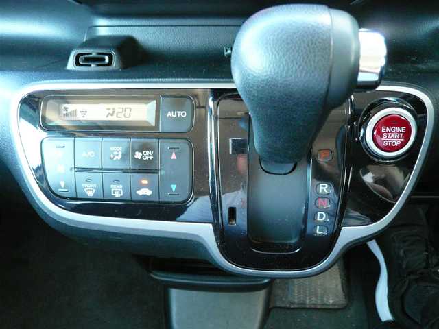 ホンダ Ｎ ＢＯＸ カスタム G SSパッケージ 大分県 2014(平26)年 10万km プレミアムホワイトパール ワンオーナー/Gathers SDナビ:VXM-145Vsi/（CD/DVD/BT/SD/ワンセグTV）/安心パッケージ　/・シティブレーキアクティブシステム/・カーテンエアバック/・サイドエアバック/純正フロアマット　ドアバイザー/ETC/オートライト/バックカメラ/両側パワースライドドア/ステアリングリモコン/HIDヘッドライト/フロントフォグランプ/アイドリングストップ/保証書　取扱説明書　スペアキー1本