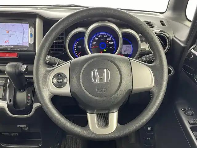 ホンダ Ｎ ＢＯＸ カスタム G SSパッケージ 大分県 2014(平26)年 10万km プレミアムホワイトパール ワンオーナー/Gathers SDナビ:VXM-145Vsi/（CD/DVD/BT/SD/ワンセグTV）/安心パッケージ　/・シティブレーキアクティブシステム/・カーテンエアバック/・サイドエアバック/純正フロアマット　ドアバイザー/ETC/オートライト/バックカメラ/両側パワースライドドア/ステアリングリモコン/HIDヘッドライト/フロントフォグランプ/アイドリングストップ/保証書　取扱説明書　スペアキー1本