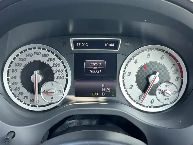 メルセデス・ベンツ Ａ１８０ 岡山県 2013(平25)年 10.6万km コスモスブラック 登録時走行距離105721km/純正ナビ/フルセグTV(CD.DVD.TV.BT)/バックカメラ/ETC/クリアランスソナー/衝突軽減ブレーキ/横滑り防止装置/クルーズコントロール/オートライト/アイドリングストップ/18インチ純正AW/純正フロアマット/ハーフレザーシート/D席パワーシート