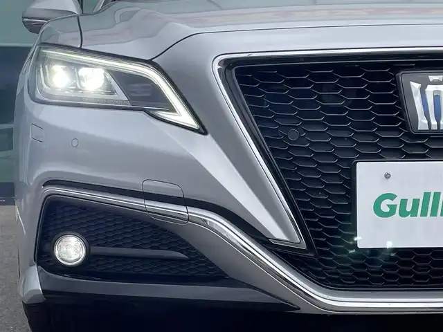 トヨタ クラウン ハイブリッド RS 和歌山県 2021(令3)年 2.5万km シルバーM 純正12.3インチナビ/バックカメラ/フルセグTV/BT/CD/衝突軽減ブレーキ/ブラインドスポットモニター/レーンキープアシスト/レーダークルコン/オートライト/前後コーナーセンサー/ビルトインETC2.0 /シートヒーター/パワーシート/ステアリングリモコン/ステアリングヒーター/フルオートパワーウィンドウ/LEDヘッドライト/フォグランプ/ドアバイザー