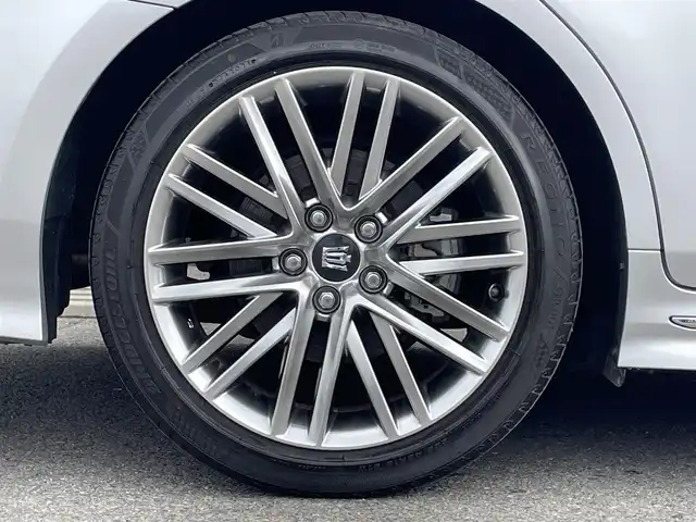 トヨタ クラウン ハイブリッド RS 和歌山県 2021(令3)年 2.5万km シルバーM 純正12.3インチナビ/バックカメラ/フルセグTV/BT/CD/衝突軽減ブレーキ/ブラインドスポットモニター/レーンキープアシスト/レーダークルコン/オートライト/前後コーナーセンサー/ビルトインETC2.0 /シートヒーター/パワーシート/ステアリングリモコン/ステアリングヒーター/フルオートパワーウィンドウ/LEDヘッドライト/フォグランプ/ドアバイザー