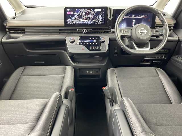 日産 セレナ ハイウェイスター V 道央・札幌 2023(令5)年 4.7万km プリズムホワイト ・4WD/・純正ナビ&BT&USB/・インテリジェントアラウンドビューモニター/・両側パワースライドドア/・プロパイロット/・インテリジェントクルーズコントロール/・インテリジェントエマージェンシーブレーキ/・レーンキープアシスト/・ステアリングヒーター/・コーナーセンサー/・デジタルインナーミラー/・置くだけ充電/・ETC/・パドルシフト/・LEDヘッドライト/・オートライト/・スマートキー