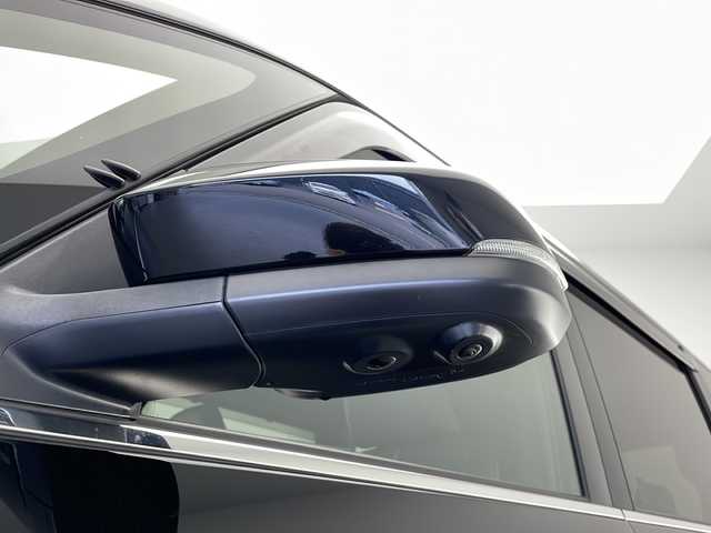 トヨタ ノア ハイブリッド 長野県 2023(令5)年 2.7万km 黒 純正ナビ/バックカメラ／全方位カメラ/Bluetooth・USB・AM／FM/フルセグTV/ETC2.0/クルーズコントロール/レーンキープアシスト/シートヒーター/コーナーセンサー前後/100V充電/カーテンエアバック/ハーフレザーシート/横滑り防止装置/パドルシフト/両側パワースライドドア/純正夏タイヤ/純正フロアマット/スマートキー/ドアバイザー