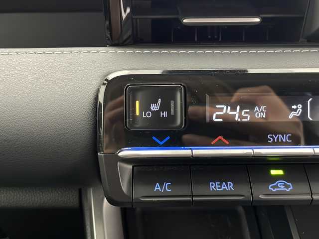 トヨタ ノア ハイブリッド 長野県 2023(令5)年 2.7万km 黒 純正ナビ/バックカメラ／全方位カメラ/Bluetooth・USB・AM／FM/フルセグTV/ETC2.0/クルーズコントロール/レーンキープアシスト/シートヒーター/コーナーセンサー前後/100V充電/カーテンエアバック/ハーフレザーシート/横滑り防止装置/パドルシフト/両側パワースライドドア/純正夏タイヤ/純正フロアマット/スマートキー/ドアバイザー