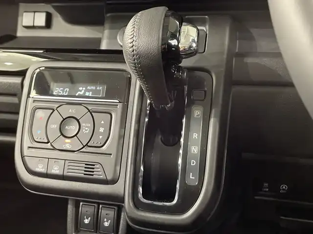 スズキ スペーシア カスタム HYBRID XS 栃木県 2024(令6)年 0.2万km 茶 純正9インチメモリナビ/（フルセグTV/Bluetooth/USB//AppleCarPlay/AndoroidAuto）/全方位カメラ/トヨタセーフティセンス/コーナーセンサー/両側パワースライドドア/ハーフレザーシート/シートヒーター/禁煙車/ステアリングヒーター/ヘッドアップディスプレイ/オートライト/LEDヘッドライト/横滑り防止装置/フォグランプ/スマートキー/プッシュスタート/アイドリングストップ/ステアリングスイッチ/革巻きステアリング/ウィンカーミラー/純正15インチアルミホイール/純正フロアマット