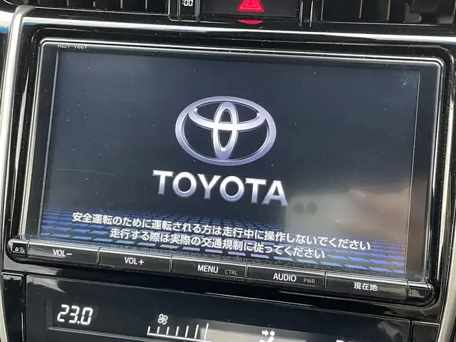 トヨタ ハリアー プレミアム 大阪府 2017(平29)年 6.4万km ホワイトパールクリスタルシャイン 純正９インチナビ　/   フルセグＴＶ/CD/DVD/Bluetooth/100V電源　/バックモニタ　/トヨタセーフティセンス/社外エアロ　　/アイドリングストップ　/電動リアゲート　/運転席パワーシート　/ハーフレザーシート/純正18インチアルミホイール/純正フロアマット/プッシュスタート　/スマートキー　/ビルトインＥＴＣ