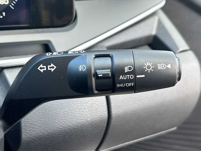日産 オーラ G レザーエディション 山形県 2022(令4)年 1.6万km ピュアホワイトパール プロパイロット/レーダークルーズコントロール/ブラインドスポットモニター/BOSEプレミアムサウンド/純正ナビ/アラウンドビューモニター/LEDオートライト/オートマチックハイビーム/フォグランプ/レザーシート/純正ドライブレコーダー/デジタルインナーミラー/電動パーキングブレーキ/オートブレーキホールド/ステアリングスイッチ/置くだけ充電/ビルトインETC2.0/純正AW/純正フロアマット/電動格納ウィンカーミラー/スマートキー/ドアバイザー