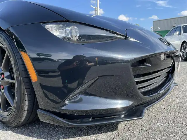 マツダ ロードスター RS 千葉県 2015(平27)年 2.1万km ジェットブラックマイカ 6MT/マツダスピードエアロ/BLITZ車高調/GPスポーツエグザスエボチューンマフラー/オートエグゼリアスポイラー/オートエグゼステアリング/オートエグゼエンジンカバー/BLITZタワーバー/ピボットスロコン/純正レカロハーフレザーシート/シートヒーター/マツダコネクトSDナビ/・CD/DVD/Bluetooth/フルセグTV/バックカメラ/車線逸脱警報/ブラインドスポットモニター/スマートキー/純正16インチアルミホイール/純正LEDヘッドライト/ETC/社外ドライブレコーダー/本革巻きステアリング/新車時保証書＆取扱説明書