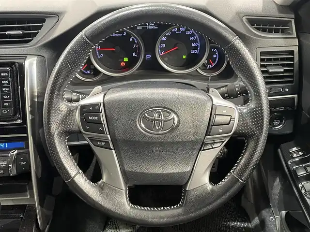 トヨタ マークＸ 250S 愛知県 2016(平28)年 9.7万km シルバーM 純正SDナビ（NSCD-W66)/・AM/FM/CD/DVD/Bluetooth/・テレビ/Toyota Safety Sense/・衝突軽減ブレーキ/・レーンキープアシスト/・レーダークルーズコントロール/クリアランスソナー/バックカメラ/ドライブレコーダー/ETC/プッシュスタートボタン/スマートキー/純正16インチアルミホイル/LEDヘッドライト/パワーシート（D席+N席）/シートヒーター（D席+N席）/オートライト/オートエアコン/電格ミラー/ドアバイザー/純正フロアマット/保証書/取扱説明書