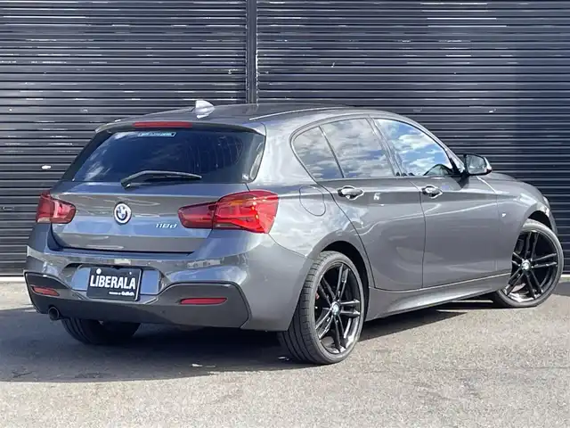 ＢＭＷ １１８ｄ Mスポーツ エディションシャドー 静岡県 2017(平29)年 5.1万km ミネラルグレー 茶革シート/シートヒーター /ダークカラーLEDライト/ブラックキドニーグリル/純正18インチジェットブラックホイール/レザーステアリングホイール/iDrive/(Bluetooth/CD/DVD/USB)/インテリジェントセーフティー/ACC/ドライビングパフォーマンスコントロール/バックカメラ /ETC/ドライブレコーダー/保証書