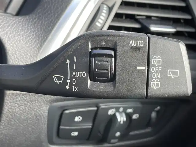 ＢＭＷ １１８ｄ Mスポーツ エディションシャドー 静岡県 2017(平29)年 5.1万km ミネラルグレー 茶革シート/シートヒーター /ダークカラーLEDライト/ブラックキドニーグリル/純正18インチジェットブラックホイール/レザーステアリングホイール/iDrive/(Bluetooth/CD/DVD/USB)/インテリジェントセーフティー/ACC/ドライビングパフォーマンスコントロール/バックカメラ /ETC/ドライブレコーダー/保証書