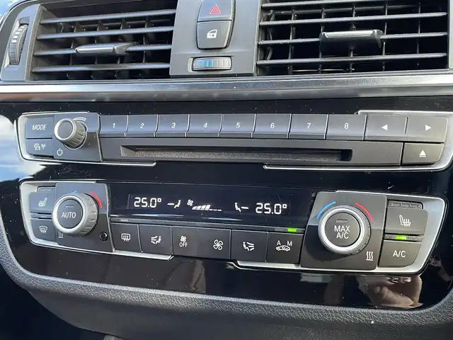 ＢＭＷ １１８ｄ Mスポーツ エディションシャドー 静岡県 2017(平29)年 5.1万km ミネラルグレー 茶革シート/シートヒーター /ダークカラーLEDライト/ブラックキドニーグリル/純正18インチジェットブラックホイール/レザーステアリングホイール/iDrive/(Bluetooth/CD/DVD/USB)/インテリジェントセーフティー/ACC/ドライビングパフォーマンスコントロール/バックカメラ /ETC/ドライブレコーダー/保証書