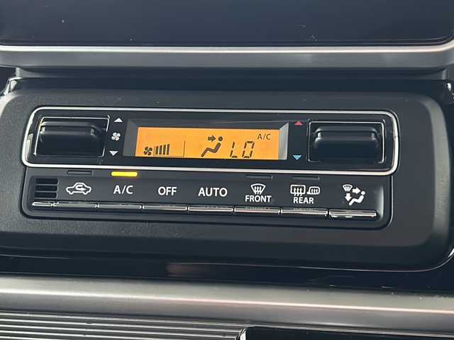 マツダ フレアワゴン カスタムスタイル ハイブリッド XT 山形県 2018(平30)年 7.3万km シルバー 禁煙車/4WD/デュアルセンサーブレーキ/レーンキープアシスト/横滑り防止装置/オートマチックハイビーム/後方コーナーセンサー/バックカメラ/純正SDナビ/（Bluetooth/フルセグ/AM/FM/USB)/テレビキャンセラー/両側パワースライドドア/アイドリングストップ/ステアリングスイッチ/パドルシフト/ハーフレザー/前席シートヒーター/社外フロアマット/社外アルミホイール/電動格納ミラー/ドアバイザー/LEDヘッドライト/フォグランプ/ホイール付きスタッドレスタイヤ車載4本/（155/65/R14)3mm