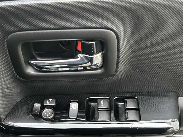 マツダ フレアワゴン カスタムスタイル ハイブリッド XT 山形県 2018(平30)年 7.3万km シルバー 禁煙車/4WD/デュアルセンサーブレーキ/レーンキープアシスト/横滑り防止装置/オートマチックハイビーム/後方コーナーセンサー/バックカメラ/純正SDナビ/（Bluetooth/フルセグ/AM/FM/USB)/テレビキャンセラー/両側パワースライドドア/アイドリングストップ/ステアリングスイッチ/パドルシフト/ハーフレザー/前席シートヒーター/社外フロアマット/社外アルミホイール/電動格納ミラー/ドアバイザー/LEDヘッドライト/フォグランプ/ホイール付きスタッドレスタイヤ車載4本/（155/65/R14)3mm