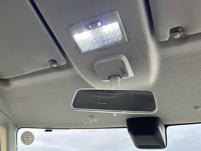 マツダ フレアワゴン カスタムスタイル ハイブリッド XT 山形県 2018(平30)年 7.3万km シルバー 禁煙車/4WD/デュアルセンサーブレーキ/レーンキープアシスト/横滑り防止装置/オートマチックハイビーム/後方コーナーセンサー/バックカメラ/純正SDナビ/（Bluetooth/フルセグ/AM/FM/USB)/テレビキャンセラー/両側パワースライドドア/アイドリングストップ/ステアリングスイッチ/パドルシフト/ハーフレザー/前席シートヒーター/社外フロアマット/社外アルミホイール/電動格納ミラー/ドアバイザー/LEDヘッドライト/フォグランプ/ホイール付きスタッドレスタイヤ車載4本/（155/65/R14)3mm