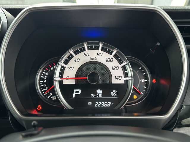 マツダ フレアワゴン カスタムスタイル ハイブリッド XT 山形県 2018(平30)年 7.3万km シルバー 禁煙車/4WD/デュアルセンサーブレーキ/レーンキープアシスト/横滑り防止装置/オートマチックハイビーム/後方コーナーセンサー/バックカメラ/純正SDナビ/（Bluetooth/フルセグ/AM/FM/USB)/テレビキャンセラー/両側パワースライドドア/アイドリングストップ/ステアリングスイッチ/パドルシフト/ハーフレザー/前席シートヒーター/社外フロアマット/社外アルミホイール/電動格納ミラー/ドアバイザー/LEDヘッドライト/フォグランプ/ホイール付きスタッドレスタイヤ車載4本/（155/65/R14)3mm