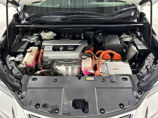 レクサス ＮＸ 300h バージョンL 神奈川県 2019(令1)年 6.2万km ソニッククォーツ 純正SDナビゲーションシステム/フルセグ　CD DVD/Bluetooth　SD　USB　AUX/パノラミックビューモニター/パノラミックルーフ/ハンズフリーパワーバックドア/AC100V【リア】/純正ビルトインETC2.0/セーフティシステムプラス/ブラインドスポットモニター/プリクラッシュセーフティシステム/レーンディパーチャーアラート/アダブティブハイビームシステム/レーダークルーズコントロール/ドライブモードセレクト/前後ソナー/アイドリングストップ/革巻きステアリング/パドルシフト/シートヒーター/革シート/前席/後席シートヒーター/前席パワーシート/ベンチレーション/運転席ポジションメモリー/電動パーキングブレーキ/オートブレーキホールド/nanoe/自動防眩ミラー/プッシュスタート/スマ＾とキー/3眼LEDヘッドランプ/LEDデイライト/ヘッドランプクリーナー/オートライト/純正リアスポイラー/純正18インチアルミホイール/電格ウインカーミラー