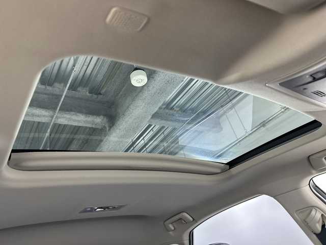 レクサス ＮＸ 300h バージョンL 神奈川県 2019(令1)年 6.2万km ソニッククォーツ 純正SDナビゲーションシステム/フルセグ　CD DVD/Bluetooth　SD　USB　AUX/パノラミックビューモニター/パノラミックルーフ/ハンズフリーパワーバックドア/AC100V【リア】/純正ビルトインETC2.0/セーフティシステムプラス/ブラインドスポットモニター/プリクラッシュセーフティシステム/レーンディパーチャーアラート/アダブティブハイビームシステム/レーダークルーズコントロール/ドライブモードセレクト/前後ソナー/アイドリングストップ/革巻きステアリング/パドルシフト/シートヒーター/革シート/前席/後席シートヒーター/前席パワーシート/ベンチレーション/運転席ポジションメモリー/電動パーキングブレーキ/オートブレーキホールド/nanoe/自動防眩ミラー/プッシュスタート/スマ＾とキー/3眼LEDヘッドランプ/LEDデイライト/ヘッドランプクリーナー/オートライト/純正リアスポイラー/純正18インチアルミホイール/電格ウインカーミラー