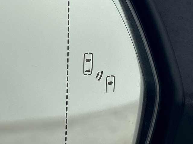 レクサス ＮＸ 300h バージョンL 神奈川県 2019(令1)年 6.2万km ソニッククォーツ 純正SDナビゲーションシステム/フルセグ　CD DVD/Bluetooth　SD　USB　AUX/パノラミックビューモニター/パノラミックルーフ/ハンズフリーパワーバックドア/AC100V【リア】/純正ビルトインETC2.0/セーフティシステムプラス/ブラインドスポットモニター/プリクラッシュセーフティシステム/レーンディパーチャーアラート/アダブティブハイビームシステム/レーダークルーズコントロール/ドライブモードセレクト/前後ソナー/アイドリングストップ/革巻きステアリング/パドルシフト/シートヒーター/革シート/前席/後席シートヒーター/前席パワーシート/ベンチレーション/運転席ポジションメモリー/電動パーキングブレーキ/オートブレーキホールド/nanoe/自動防眩ミラー/プッシュスタート/スマ＾とキー/3眼LEDヘッドランプ/LEDデイライト/ヘッドランプクリーナー/オートライト/純正リアスポイラー/純正18インチアルミホイール/電格ウインカーミラー