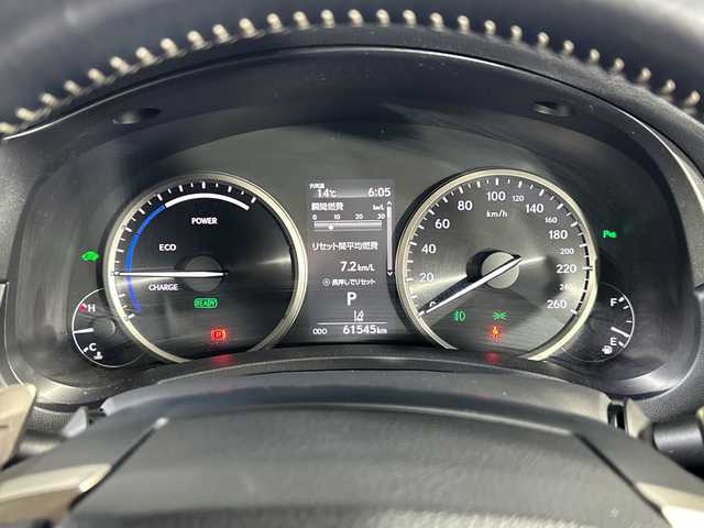 レクサス ＮＸ 300h バージョンL 神奈川県 2019(令1)年 6.2万km ソニッククォーツ 純正SDナビゲーションシステム/フルセグ　CD DVD/Bluetooth　SD　USB　AUX/パノラミックビューモニター/パノラミックルーフ/ハンズフリーパワーバックドア/AC100V【リア】/純正ビルトインETC2.0/セーフティシステムプラス/ブラインドスポットモニター/プリクラッシュセーフティシステム/レーンディパーチャーアラート/アダブティブハイビームシステム/レーダークルーズコントロール/ドライブモードセレクト/前後ソナー/アイドリングストップ/革巻きステアリング/パドルシフト/シートヒーター/革シート/前席/後席シートヒーター/前席パワーシート/ベンチレーション/運転席ポジションメモリー/電動パーキングブレーキ/オートブレーキホールド/nanoe/自動防眩ミラー/プッシュスタート/スマ＾とキー/3眼LEDヘッドランプ/LEDデイライト/ヘッドランプクリーナー/オートライト/純正リアスポイラー/純正18インチアルミホイール/電格ウインカーミラー