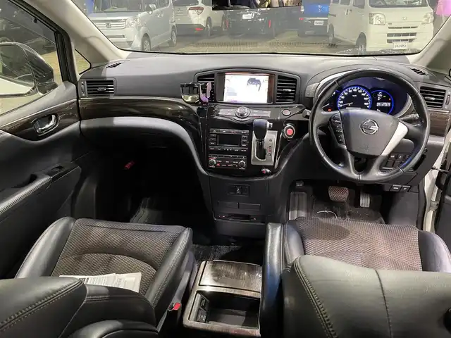 日産 エルグランド 250HWS アーバンクロム 千葉県 2012(平24)年 10万km ブリリアントホワイトパール 【(株)IDOMが運営する【じしゃロン八千代店】の自社ローン対象車両になります。こちらは現金ご利用時の価格です。自社ローンご希望の方は別途その旨お申付け下さい。/両側パワースライドドア/ＥＴＣ/Bluetooth接続/アラウンドビューモニター