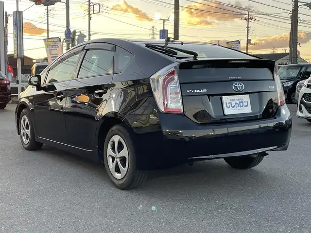 トヨタ プリウス 群馬県 2015(平27)年 9.5万km ブラック (株)IDOMが運営する【じしゃロン伊勢崎店】の自社ローン専用車両になりますこちらは現金またはオートローンご利用時の価格です。自社ローンご希望の方は別途その旨お申付け下さい/純正SDナビゲーション/バックカメラ/CD/DVD/SD/BT/DTV/ビルトインETC/HIDヘッドライト/オートライト/フォグライト/ドアバイザー/純正フロアマット