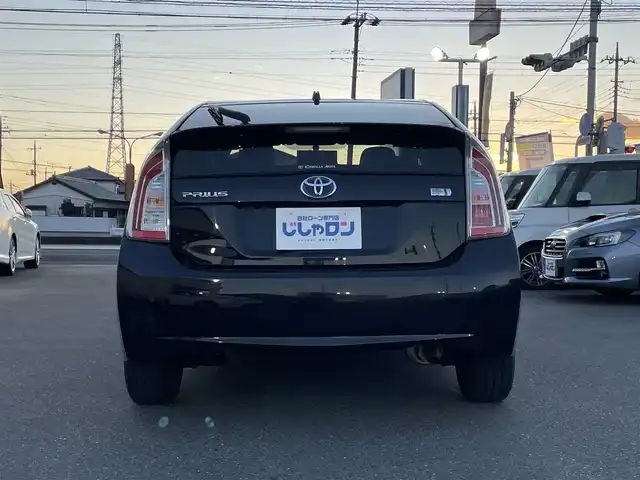 トヨタ プリウス 群馬県 2015(平27)年 9.5万km ブラック (株)IDOMが運営する【じしゃロン伊勢崎店】の自社ローン専用車両になりますこちらは現金またはオートローンご利用時の価格です。自社ローンご希望の方は別途その旨お申付け下さい/純正SDナビゲーション/バックカメラ/CD/DVD/SD/BT/DTV/ビルトインETC/HIDヘッドライト/オートライト/フォグライト/ドアバイザー/純正フロアマット