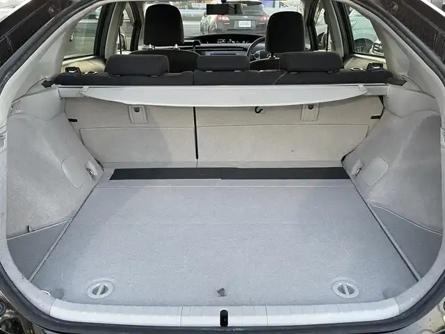 トヨタ プリウス 群馬県 2015(平27)年 9.5万km ブラック (株)IDOMが運営する【じしゃロン伊勢崎店】の自社ローン専用車両になりますこちらは現金またはオートローンご利用時の価格です。自社ローンご希望の方は別途その旨お申付け下さい/純正SDナビゲーション/バックカメラ/CD/DVD/SD/BT/DTV/ビルトインETC/HIDヘッドライト/オートライト/フォグライト/ドアバイザー/純正フロアマット