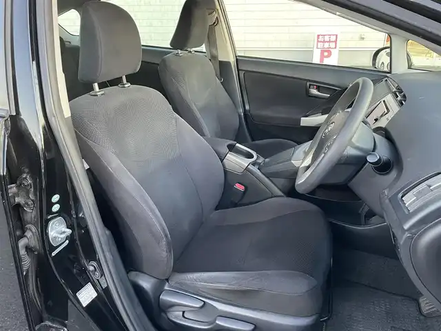 トヨタ プリウス 群馬県 2015(平27)年 9.5万km ブラック (株)IDOMが運営する【じしゃロン伊勢崎店】の自社ローン専用車両になりますこちらは現金またはオートローンご利用時の価格です。自社ローンご希望の方は別途その旨お申付け下さい/純正SDナビゲーション/バックカメラ/CD/DVD/SD/BT/DTV/ビルトインETC/HIDヘッドライト/オートライト/フォグライト/ドアバイザー/純正フロアマット