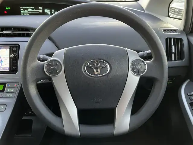 トヨタ プリウス 群馬県 2015(平27)年 9.5万km ブラック (株)IDOMが運営する【じしゃロン伊勢崎店】の自社ローン専用車両になりますこちらは現金またはオートローンご利用時の価格です。自社ローンご希望の方は別途その旨お申付け下さい/純正SDナビゲーション/バックカメラ/CD/DVD/SD/BT/DTV/ビルトインETC/HIDヘッドライト/オートライト/フォグライト/ドアバイザー/純正フロアマット