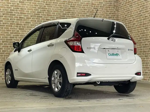 日産 ノート e－パワー B FOUR 岩手県 2021(令3)年 1.5万km ホワイト ４WD　/アラウンドビューモニター/エマージェンシーブレーキ/ETC/インテリジェントルームミラー/コーナーセンサー/横滑り防止装置/レーンアシスト/Pioneerオーディオ/オートライト/オートエアコン/ヘッドライトレベライザー/ハイビームアシスト/プッシュスタート/14インチスチールホイール/純正ホイールキャップ