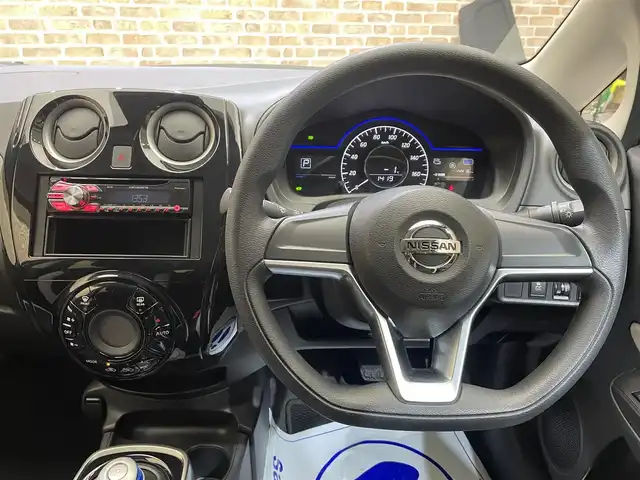 日産 ノート e－パワー B FOUR 岩手県 2021(令3)年 1.5万km ホワイト ４WD　/アラウンドビューモニター/エマージェンシーブレーキ/ETC/インテリジェントルームミラー/コーナーセンサー/横滑り防止装置/レーンアシスト/Pioneerオーディオ/オートライト/オートエアコン/ヘッドライトレベライザー/ハイビームアシスト/プッシュスタート/14インチスチールホイール/純正ホイールキャップ