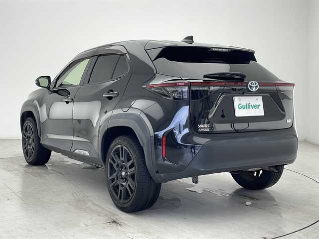 トヨタ ヤリスクロス ハイブリッド Z 千葉県 2020(令2)年 3.5万km ブラックマイカ 純正ディスプレイオーディオ/・ナビキット/・フルセグTV/Bluetooth/・Apple car play/Android Auto/パノラミックビューモニター/ETC2.0/ブラインドスポットモニター（BSM）/Toyota Safety Sense/・プリクラッシュセーフティ/・レーダークルーズコントロール（全車速追従機能付）/・レーントレーシングアシスト（LTA）/・ロードサインアシスト（RSA）/・オートマチックハイビーム（AHB)/・ロードサインアシスト（RSA)/クリアランスソナー/トヨタ18インチアルミホイール/AC100V/前後ドラレコ/オートホールド/革巻ステアリング/ステアリングスイッチ/ハーフレザー(合皮)/パワーシート/前席シートヒーター/LEDヘッドランプ/フォグランプ/プッシュスタート/スペアキー×1