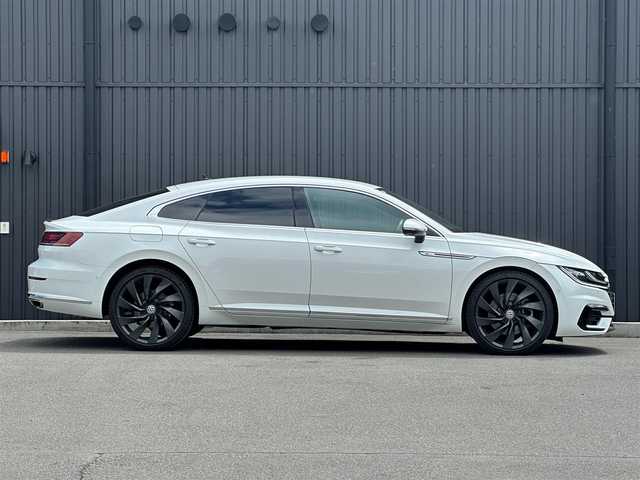 フォルクスワーゲン アルテオン TSI 4モーション Rラインアドバンス 福島県 2019(令1)年 3.5万km オリックスホワイトパールエフェクト アダプティブクルーズコントロール/ヘッドアップディスプレイ/レーンアシスト/サイドアシスト/黒革シート/全席シートヒーター/パワーシート/純正ナビ/360°カメラ/フルセグTV/AppleCarPlay/AndroidAuto/ETC2.0/パワートランク/パドルシフト/ドライブモード/コーナーセンサー /オートホールド /LEDヘッドライト/アンビエントライト/純正20インチAW/保証書/スペアキー