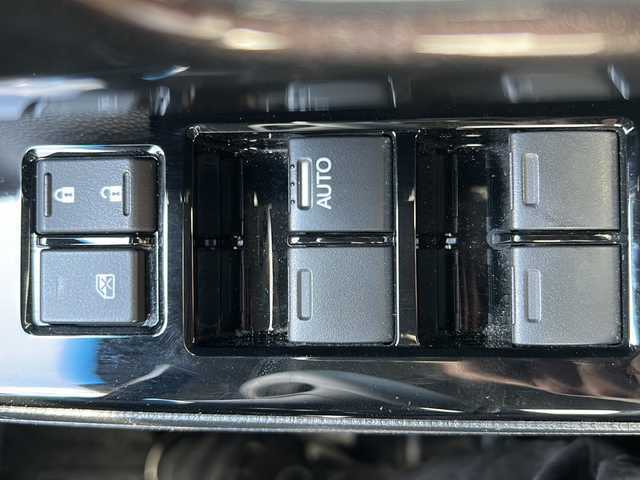 ホンダ Ｎ ＢＯＸ カスタム G L ホンダセンシング 沖縄県 2020(令2)年 6万km クリスタルブラックパール Gathers8インチナビ/バックカメラ/片側パワースライドドア/ホンダセンシング/・衝突被害軽減ブレーキ/・車線逸脱警報機能/・オートハイビーム/・アダプティブクルーズコントロール/シートヒーター/ビルトインETC/ステアリングリモコン/ドライブレコーダー/社外レーダー/プッシュスタート/スマートキー/LEDヘッドライト/フォグライト/純正アルミホイール