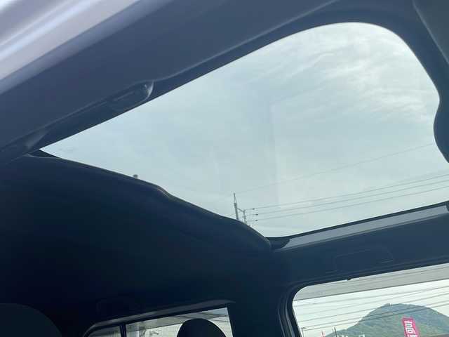 ダイハツ タフト G ターボ ダーククロムベンチャー 山口県 2022(令4)年 2.2万km シャイニングホワイトパール ガラスルーフ/純正10インチメモリナビ/Bluetooth/フルセグTV/全周囲カメラ/コーナーセンサー/衝突軽減ブレーキ/レーダークルーズコントロール/レーンキープアシスト/横滑り防止装置/LEDヘッドライト/LEDフォグライト/オートライト/前席シートヒーター/ETC/前方ドライブレコーダー/純正15インチAW/アームレスト/スマートキー/プッシュスタート/ステアリングスイッチ/保証書・取説