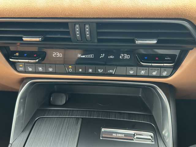 マツダ ＣＸ－６０ XD HV プレミアムスポーツ 茨城県 2022(令4)年 1.7万km マシーングレープレミアムM サンルーフ/純正ナビゲーション/Bluetooth/フルセグTV/バック/全方位カメラ/レーダークルーズコントロール/ブラインドスポットモニター/コーナーセンサー/レーンキープアシスト/衝突被害軽減システム/スマートキー/ビルトインETC/前後ドライブレコーダー/前席パワーシート/エアシート/シートヒーター/純正20インチAW/オートライト/オートマチックハイビーム/LEDヘッドライト