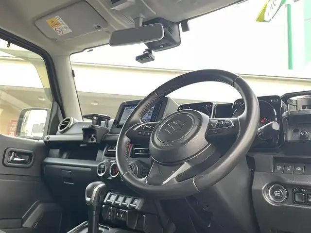 スズキ ジムニー XC 大阪府 2019(令1)年 3.7万km ジャングルグリーン iinoルーフボックス/iinoルーフレール/リアラダー/メモリナビ(MDV-S706W)/BT/CD/DVD/USB/SD/TV/バックカメラ/ドライブレコーダー(DRV-N530)/前席シートヒーター/クルーズコントロール/レーンキープアシスト/ヘッドライトウォッシャー/純正フロアマット/純正16インチAW/純正AW付サマータイヤ×４/ETC
