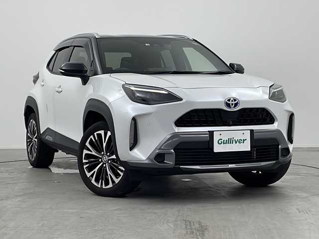 トヨタ ヤリスクロス ハイブリッド Z アドベンチャー 三重県 2022(令4)年 1.7万km ブラックマイカ/プラチナホワイトパールマイカ 禁煙車/純正ディスプレイオーディオ/　Bluetooth/AM/FM/CarPlay/BSM/全方位カメラ/前部ドラレコ/レーダークルーズコントロール/ハーフレザーシート/ブレーキホールド/ステアリングスイッチ/ハンドルヒーター/クリアランスソナー/シートヒーター/D席パワーシート/純正アルミホイール/フォグライト