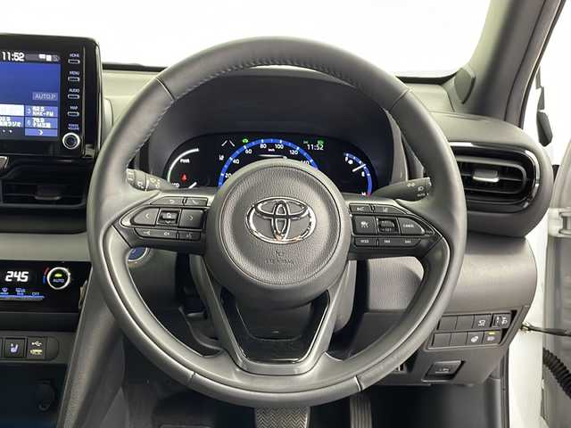 トヨタ ヤリスクロス ハイブリッド Z アドベンチャー 三重県 2022(令4)年 1.7万km ブラックマイカ/プラチナホワイトパールマイカ 禁煙車/純正ディスプレイオーディオ/　Bluetooth/AM/FM/CarPlay/BSM/全方位カメラ/前部ドラレコ/レーダークルーズコントロール/ハーフレザーシート/ブレーキホールド/ステアリングスイッチ/ハンドルヒーター/クリアランスソナー/シートヒーター/D席パワーシート/純正アルミホイール/フォグライト
