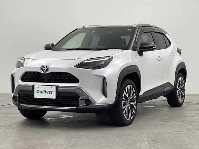 トヨタ ヤリスクロス ハイブリッド Z アドベンチャー 三重県 2022(令4)年 1.7万km ブラックマイカ/プラチナホワイトパールマイカ 禁煙車/純正ディスプレイオーディオ/　Bluetooth/AM/FM/CarPlay/BSM/全方位カメラ/前部ドラレコ/レーダークルーズコントロール/ハーフレザーシート/ブレーキホールド/ステアリングスイッチ/ハンドルヒーター/クリアランスソナー/シートヒーター/D席パワーシート/純正アルミホイール/フォグライト